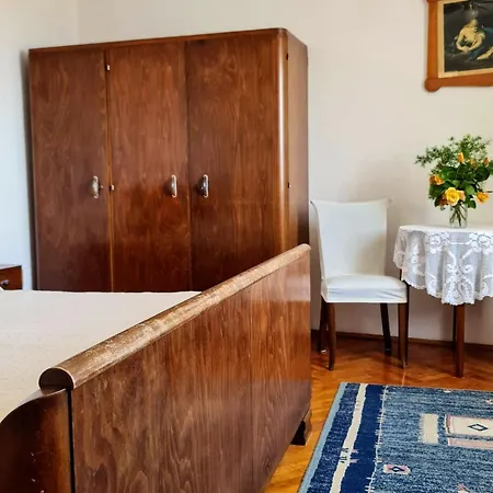 Guest house Lidija Sutivan
