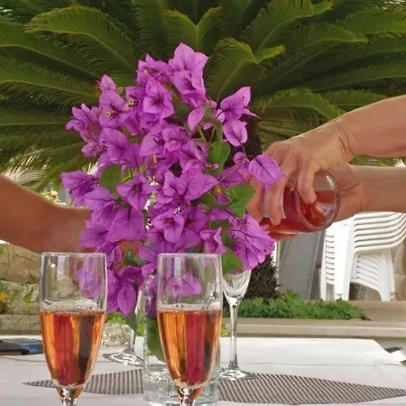 Lidija Guest house Sutivan