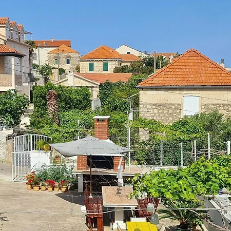 Lidija Guest house Sutivan