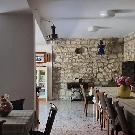 Lidija 3* Sutivan