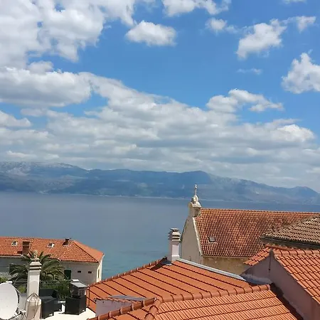 Lidija Guest house Sutivan