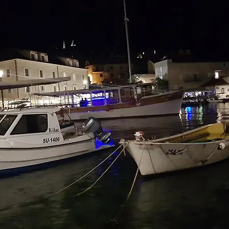 Lidija Pensjonat Sutivan